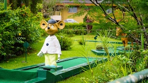 Mini-golf course reopens in Philippines