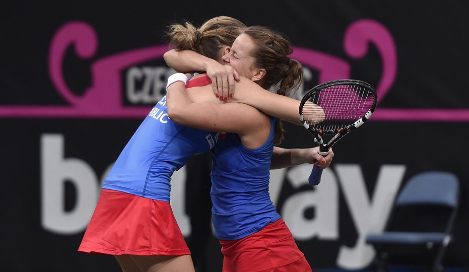 Cezch Republic celebrates 2015 Fed Cup win