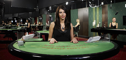 Online live gaming