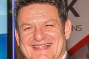 Fivos