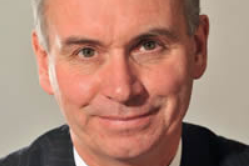 Harding backs £2 on FOBTs 